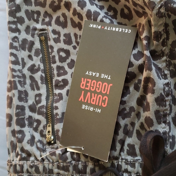 NWT Celebrity Pink Hi rise Curvy Woman's Jogger - Picture 9 of 9